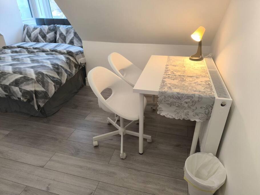 Studio Style Room, Near Tooting Broadway Station 런던 외부 사진