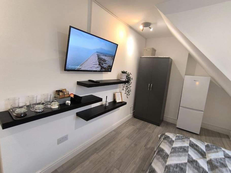 Studio Style Room, Near Tooting Broadway Station 런던 외부 사진